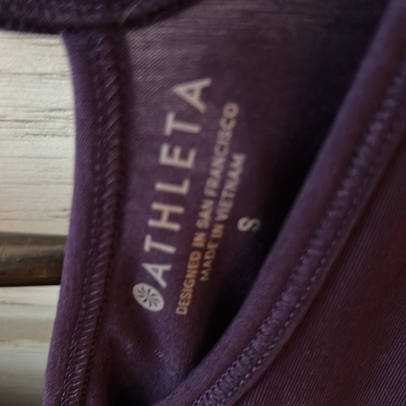 Athleta tie back too. Size small. - Picture 2 of 3